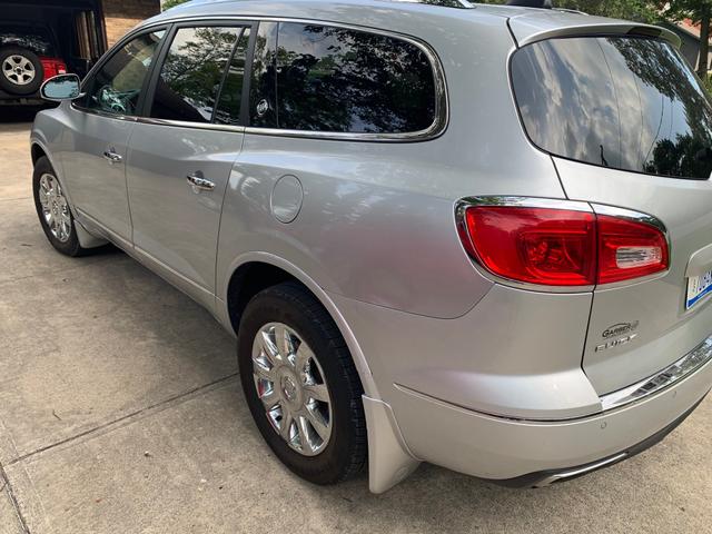 Photo of 2017 Silver Buick Enclave
