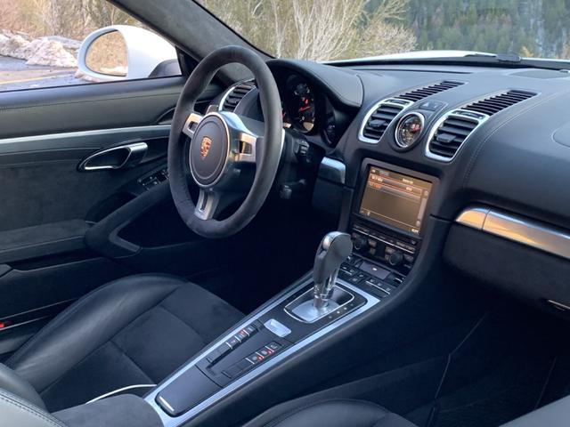 Photo of 2015 White Porsche Cayman