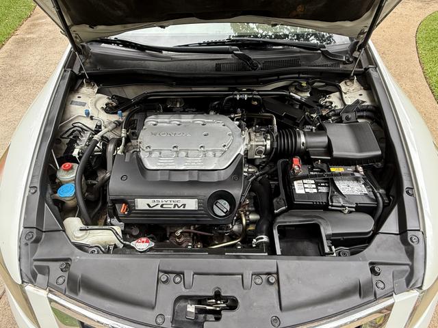 Photo of 2008 White Honda Accord