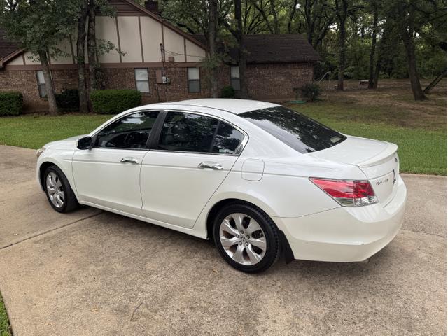 Photo of 2008 White Honda Accord