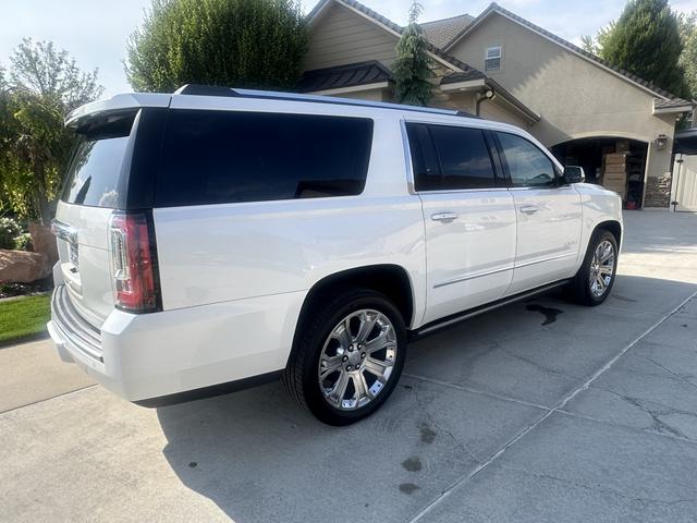 Photo of 2016 White GMC Yukon XL