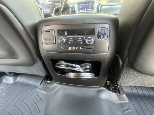 Photo of 2016 White GMC Yukon XL