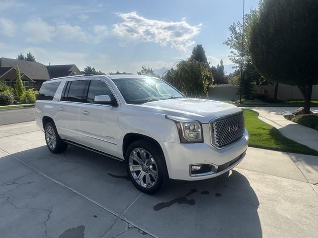 Photo of 2016 White GMC Yukon XL