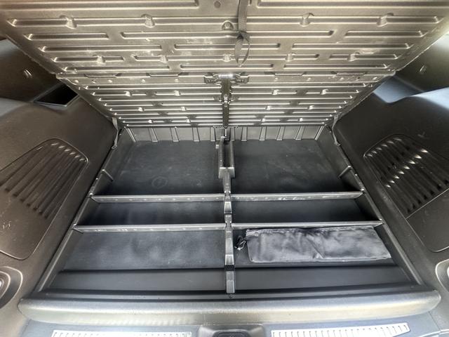 Photo of 2016 White GMC Yukon XL