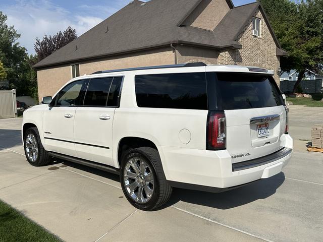 Photo of 2016 White GMC Yukon XL