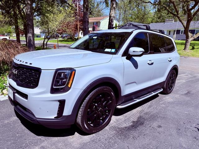 Photo of 2022 Gray Kia Telluride