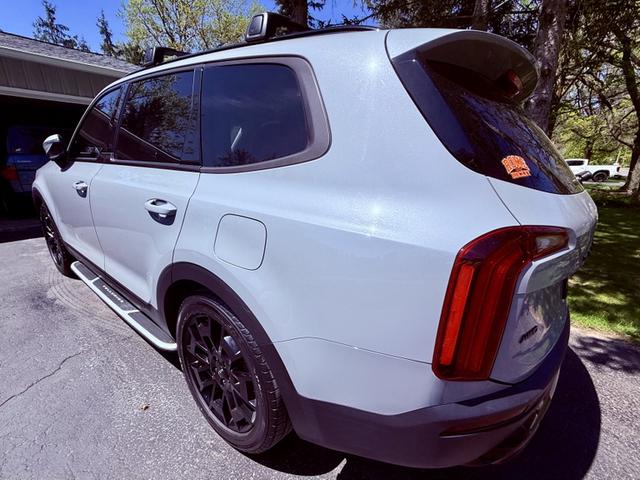 Photo of 2022 Gray Kia Telluride