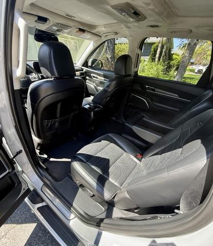 Photo of 2022 Gray Kia Telluride