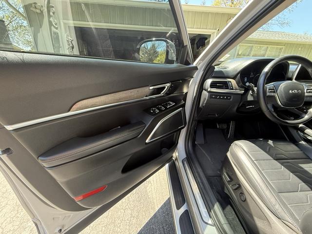Photo of 2022 Gray Kia Telluride