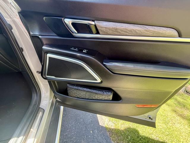 Photo of 2022 Gray Kia Telluride