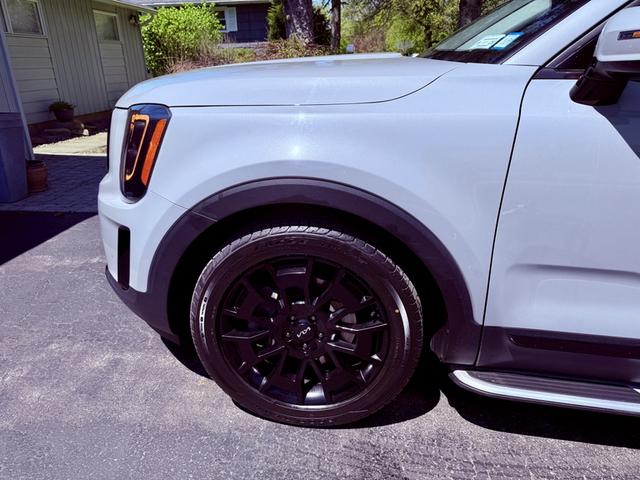 Photo of 2022 Gray Kia Telluride