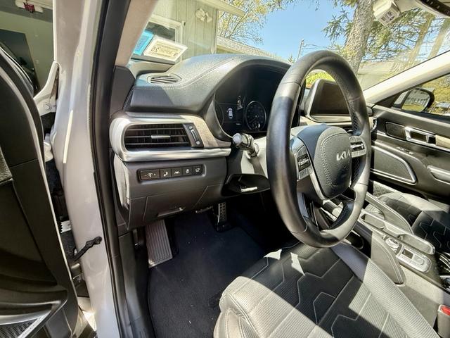 Photo of 2022 Gray Kia Telluride