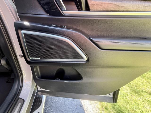 Photo of 2022 Gray Kia Telluride