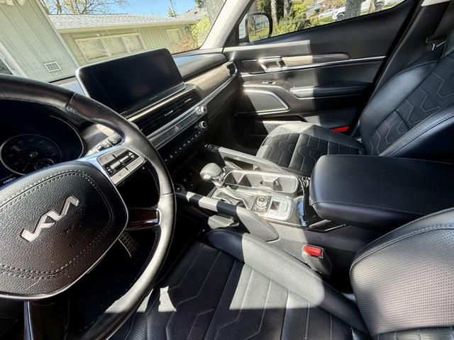 Photo of 2022 Gray Kia Telluride