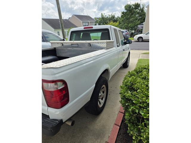 Photo of 2005 White Ford Ranger