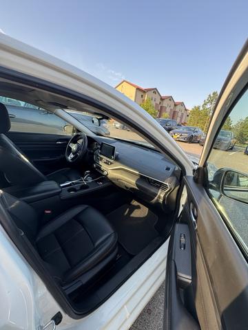 Photo of 2020 White Nissan Altima