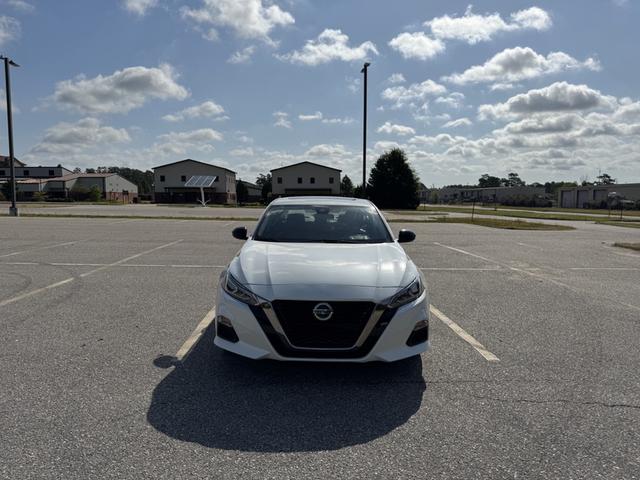 Photo of 2020 White Nissan Altima
