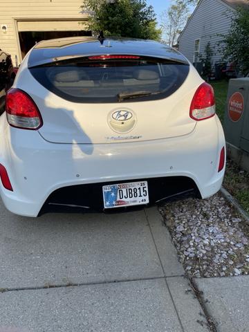 Photo of 2014 White Hyundai Veloster