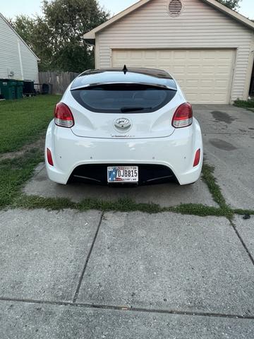 Photo of 2014 White Hyundai Veloster