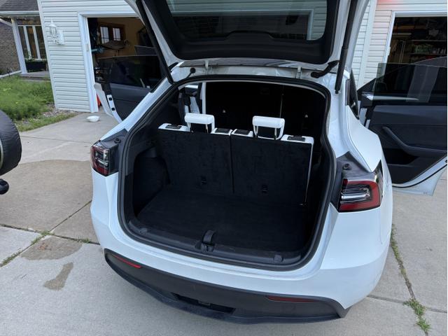 Photo of 2023 White Tesla Model Y