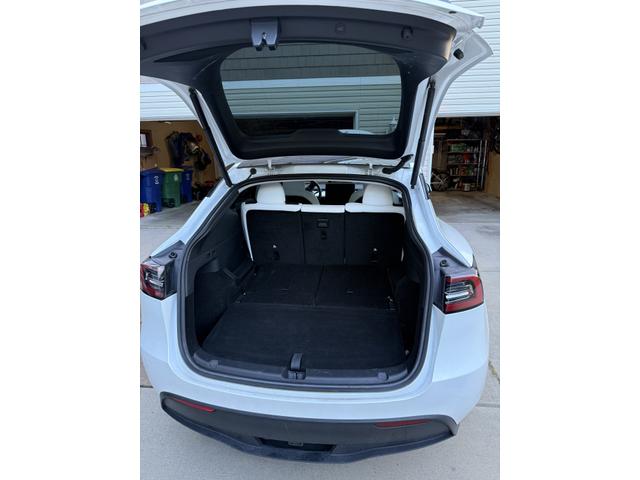 Photo of 2023 White Tesla Model Y