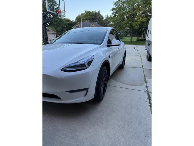 Photo of 2023 White Tesla Model Y