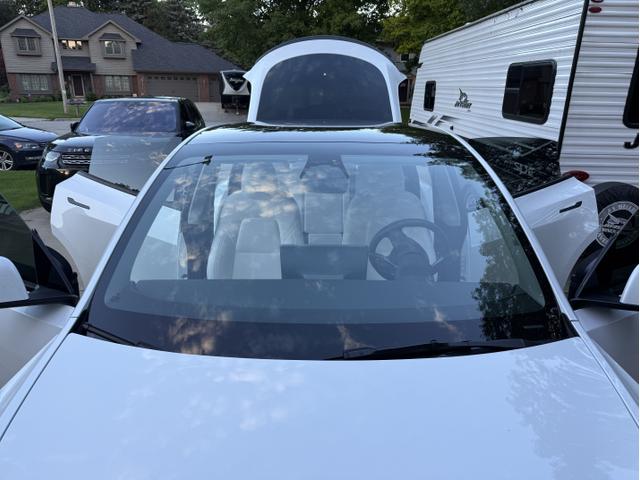Photo of 2023 White Tesla Model Y