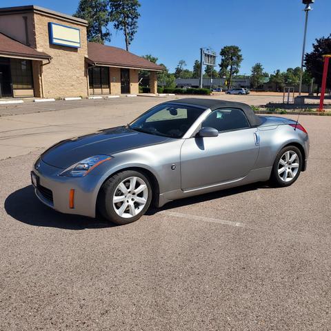 Photo of 2004 Gray Nissan 350Z