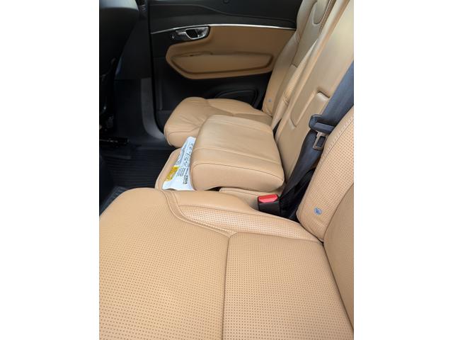 Photo of 2021 Beige Volvo XC90 Recharge Plug-In Hybrid