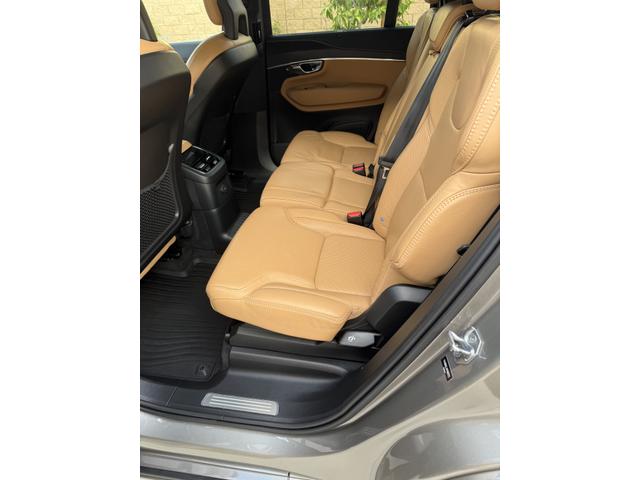 Photo of 2021 Beige Volvo XC90 Recharge Plug-In Hybrid