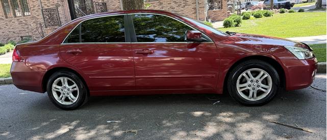 Photo of 2007 Red Honda Accord