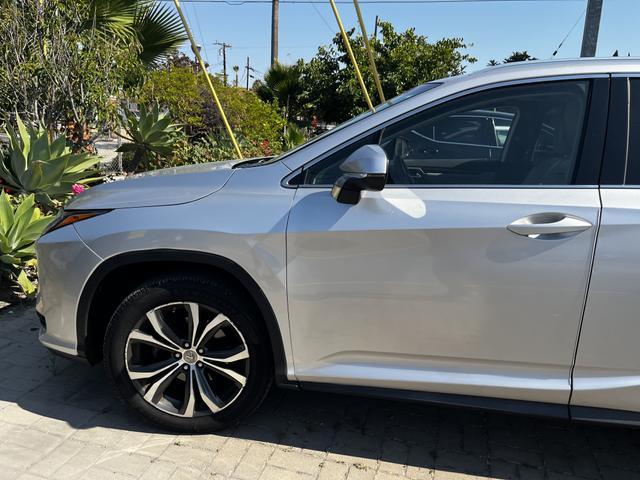 Photo of 2016 White Lexus RX 350