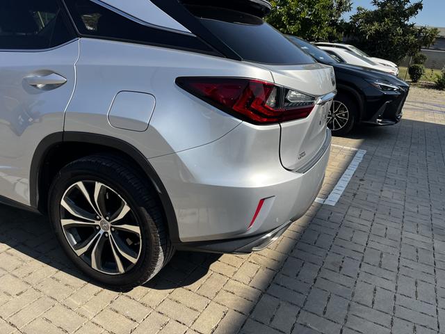 Photo of 2016 White Lexus RX 350