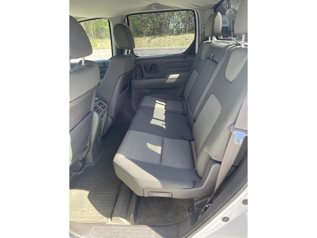 Photo of 2006 White Honda Ridgeline