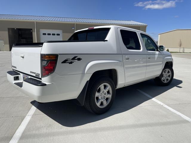 Photo of 2006 White Honda Ridgeline