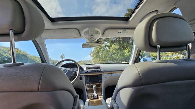 Photo of 2007 Silver Mercedes-Benz E-Class