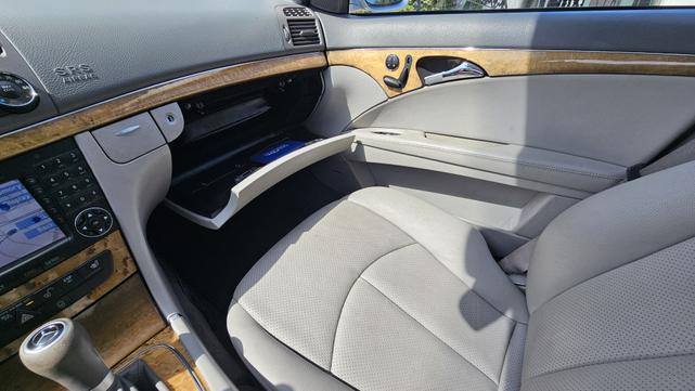 Photo of 2007 Silver Mercedes-Benz E-Class