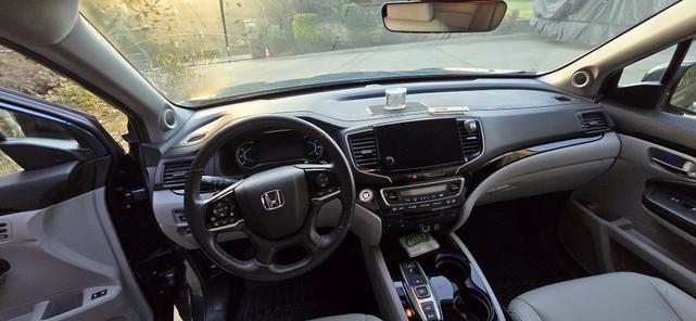Photo of 2021 Blue Honda Pilot