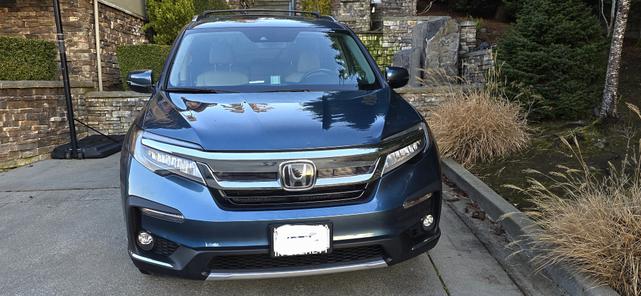 Photo of 2021 Blue Honda Pilot