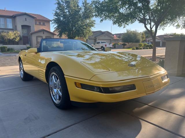 Photo of 1992 Yellow Chevrolet Corvette
