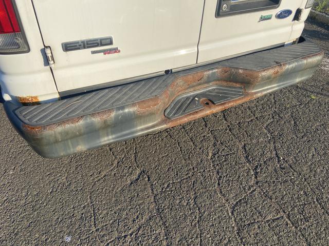 Photo of 2011 White Ford E150