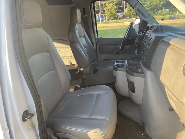 Photo of 2011 White Ford E150