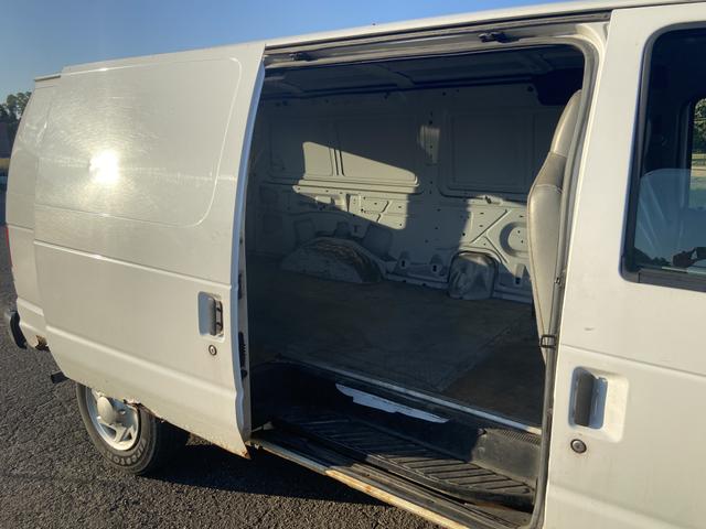 Photo of 2011 White Ford E150