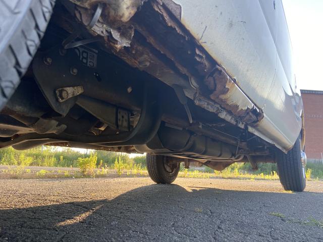 Photo of 2011 White Ford E150