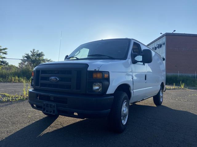 Photo of 2011 White Ford E150