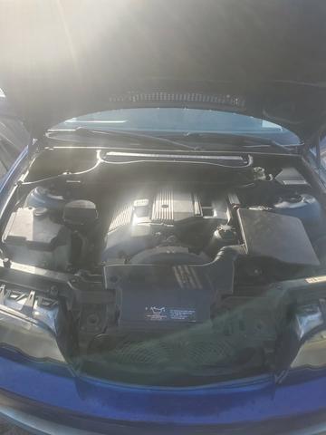 Photo of 2002 Blue BMW 330