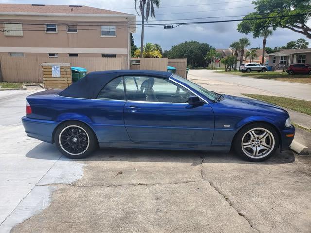 Photo of 2002 Blue BMW 330