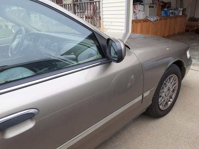 Photo of 2001 Brown Mercury Grand Marquis