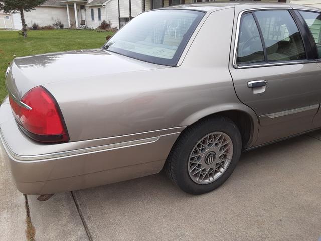 Photo of 2001 Brown Mercury Grand Marquis
