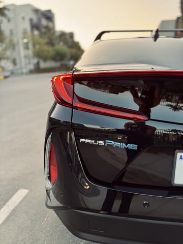 Photo of 2021 Black Toyota Prius Prime